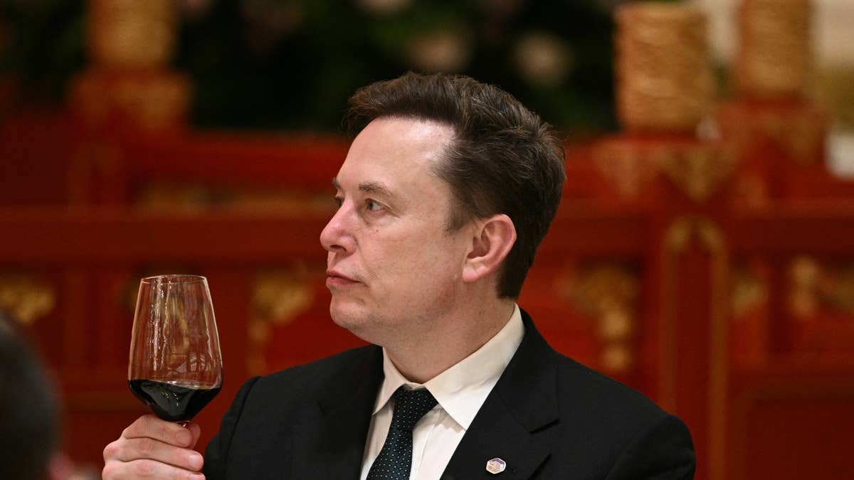 Former Tesla board member issues candid message on SpaceX stock