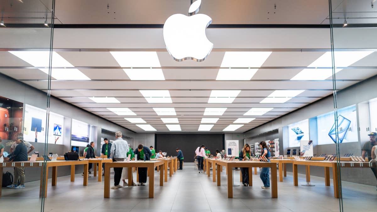 Apple announces store closures amid major retail problem