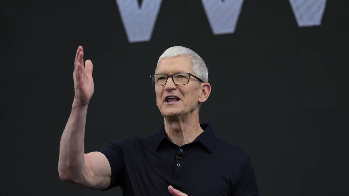 Bank of America backs Apple stock after WWDC drop