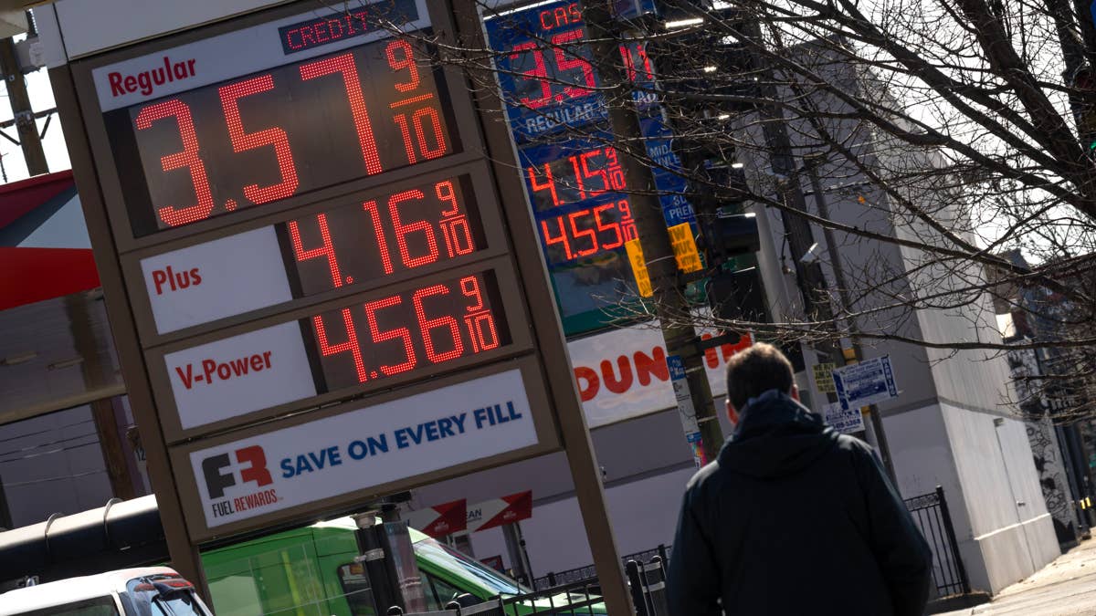 JPMorgan says tax refunds no match for American gas spending