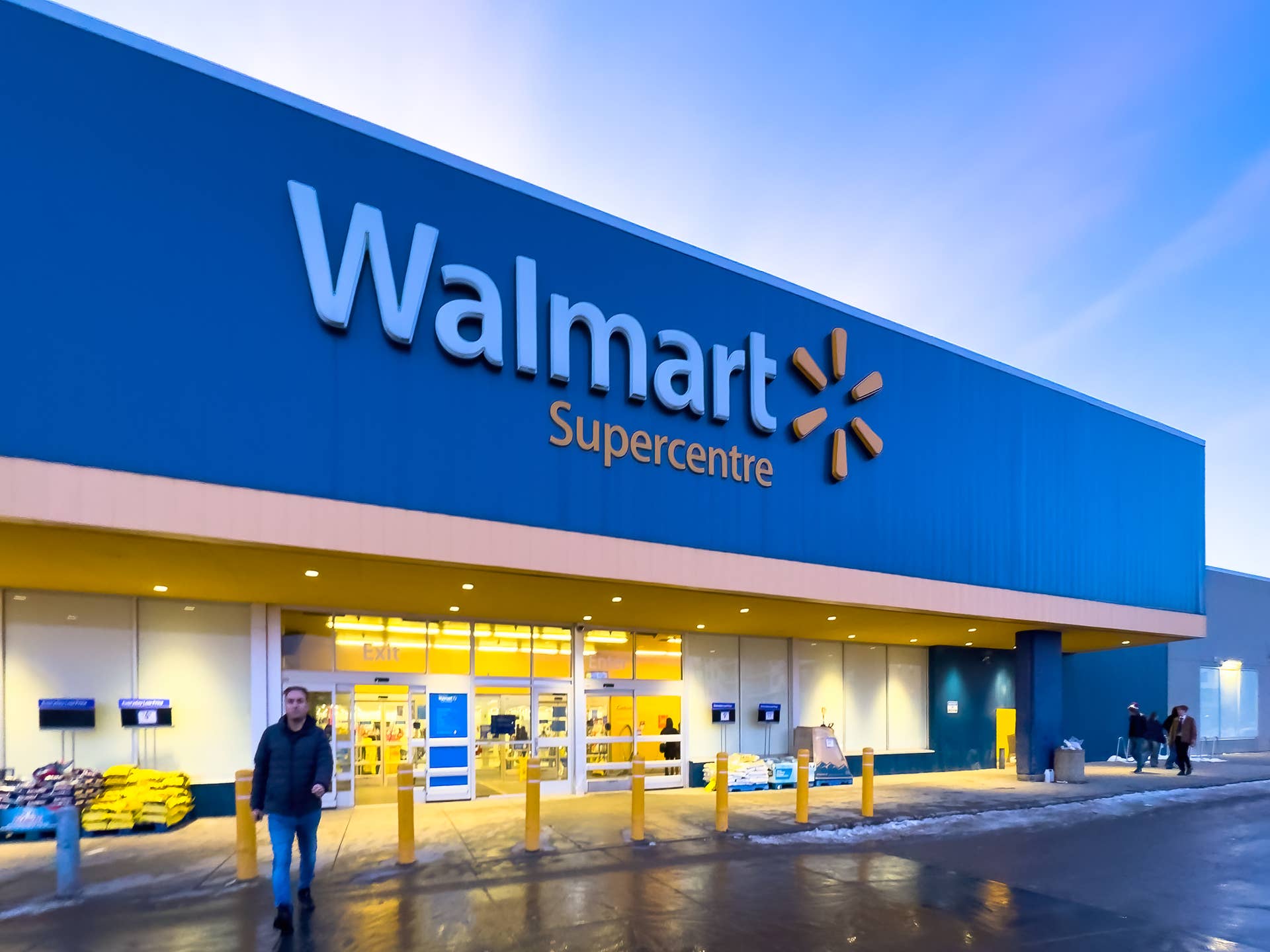 Walmart Discounter Store Walmart gives shoppers a new reason to visit stores - TheStreet