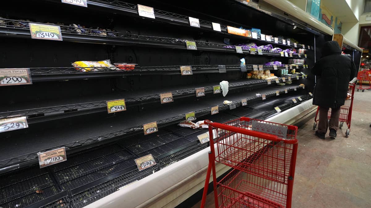 Grocery chain resumes store closures after monthslong pause