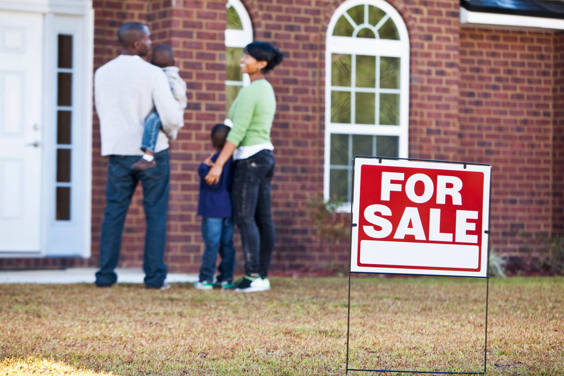 Experts update mortgage rate, housing market predictions