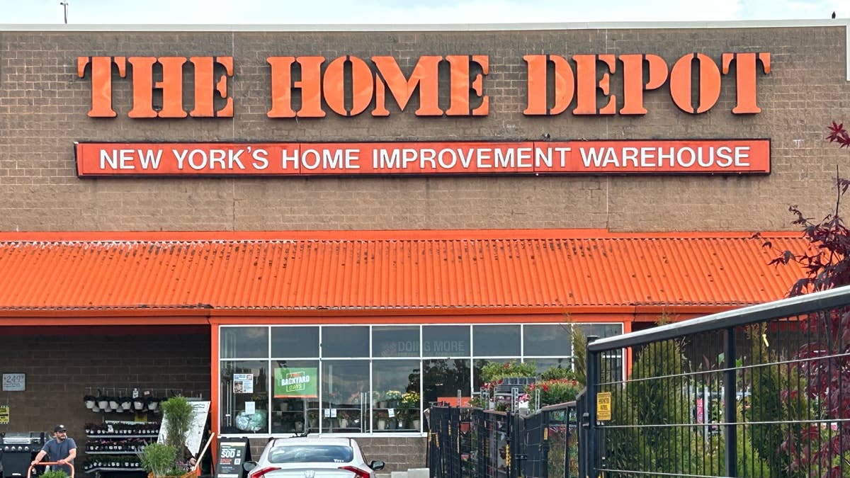 Is Home Depot a good long-term investment to buy and hold?
