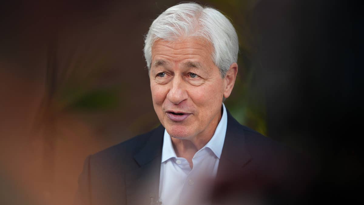 JPMorgan doubles down on economy, inflation outlook