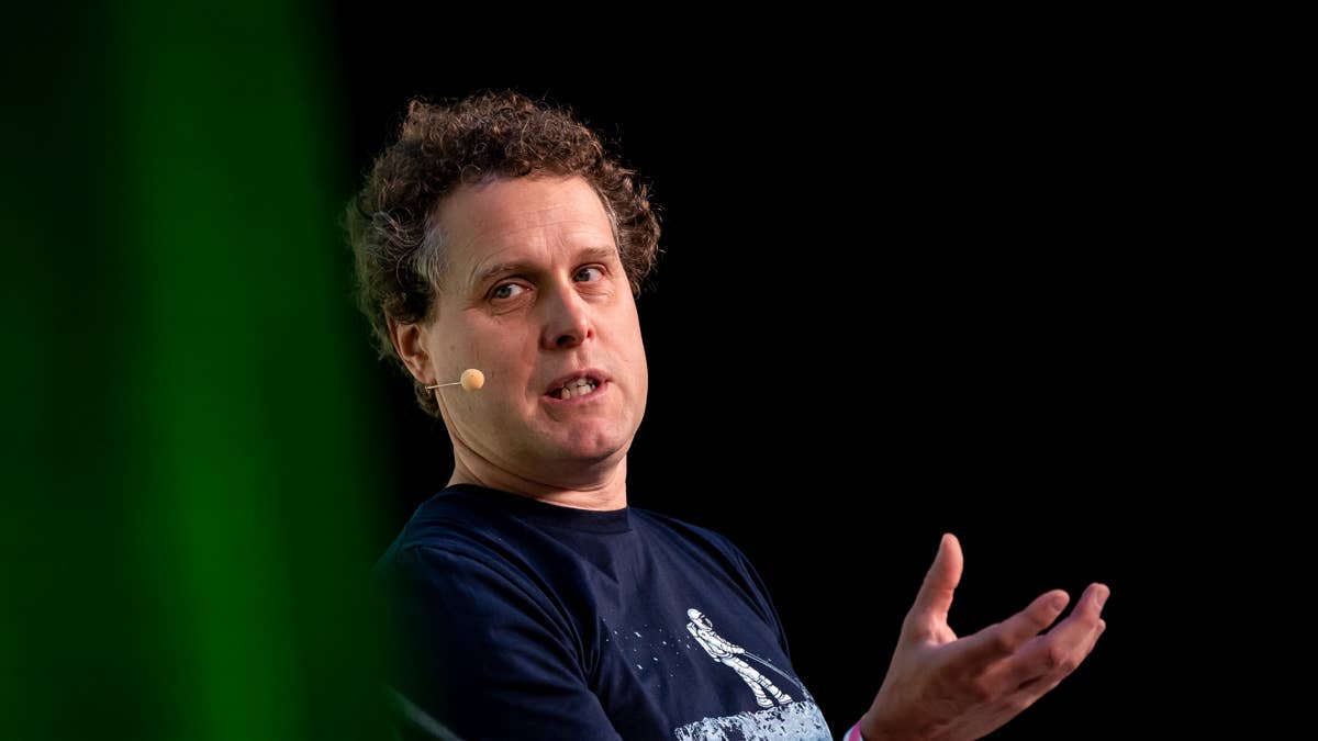 Rocket Lab’s $8B Iridium deal opens new satellite-phone test