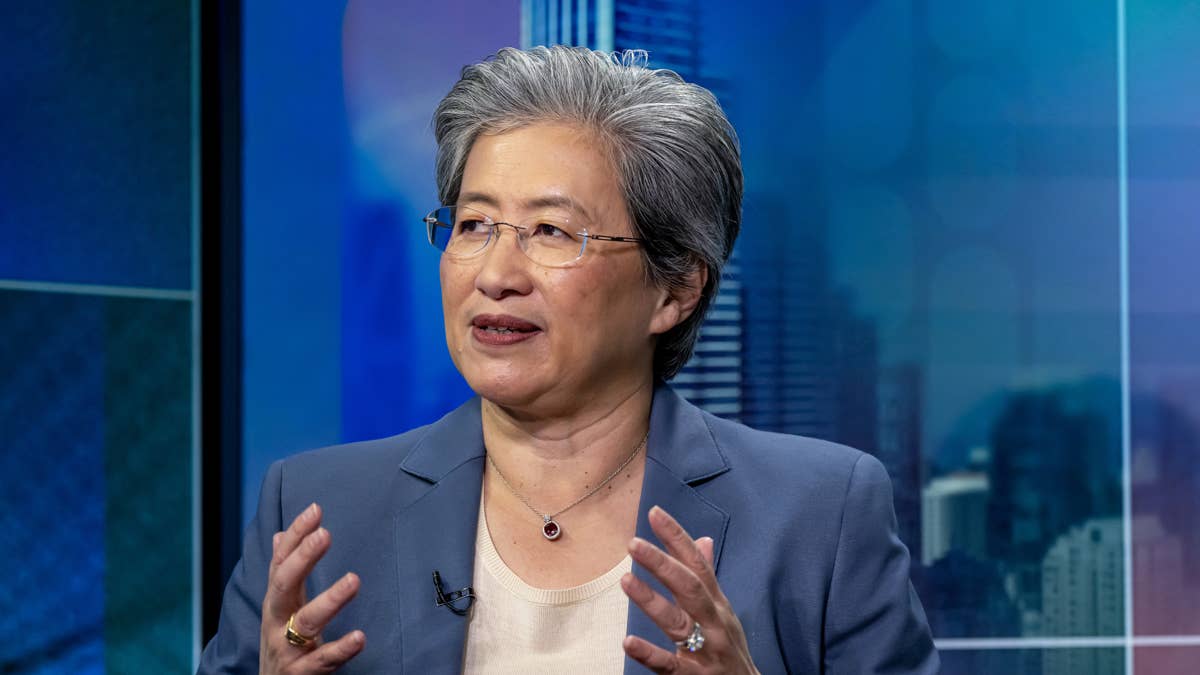 5-star analyst resets AMD stock price target, but it's not about GPUs