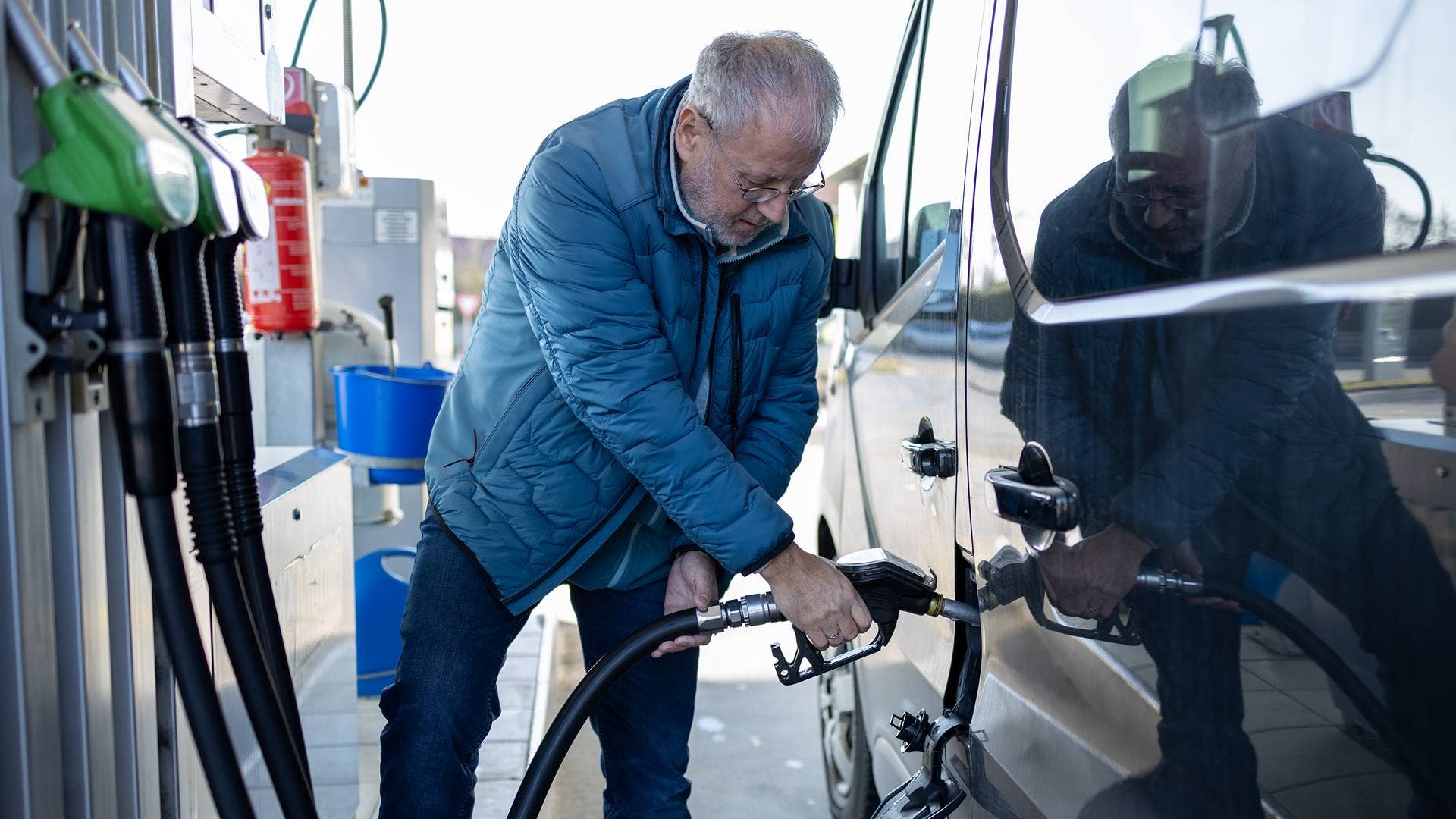Gas prices force Americans into painful tradeoff