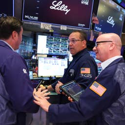 Goldman Sachs revamps recession odds after oil shock fades