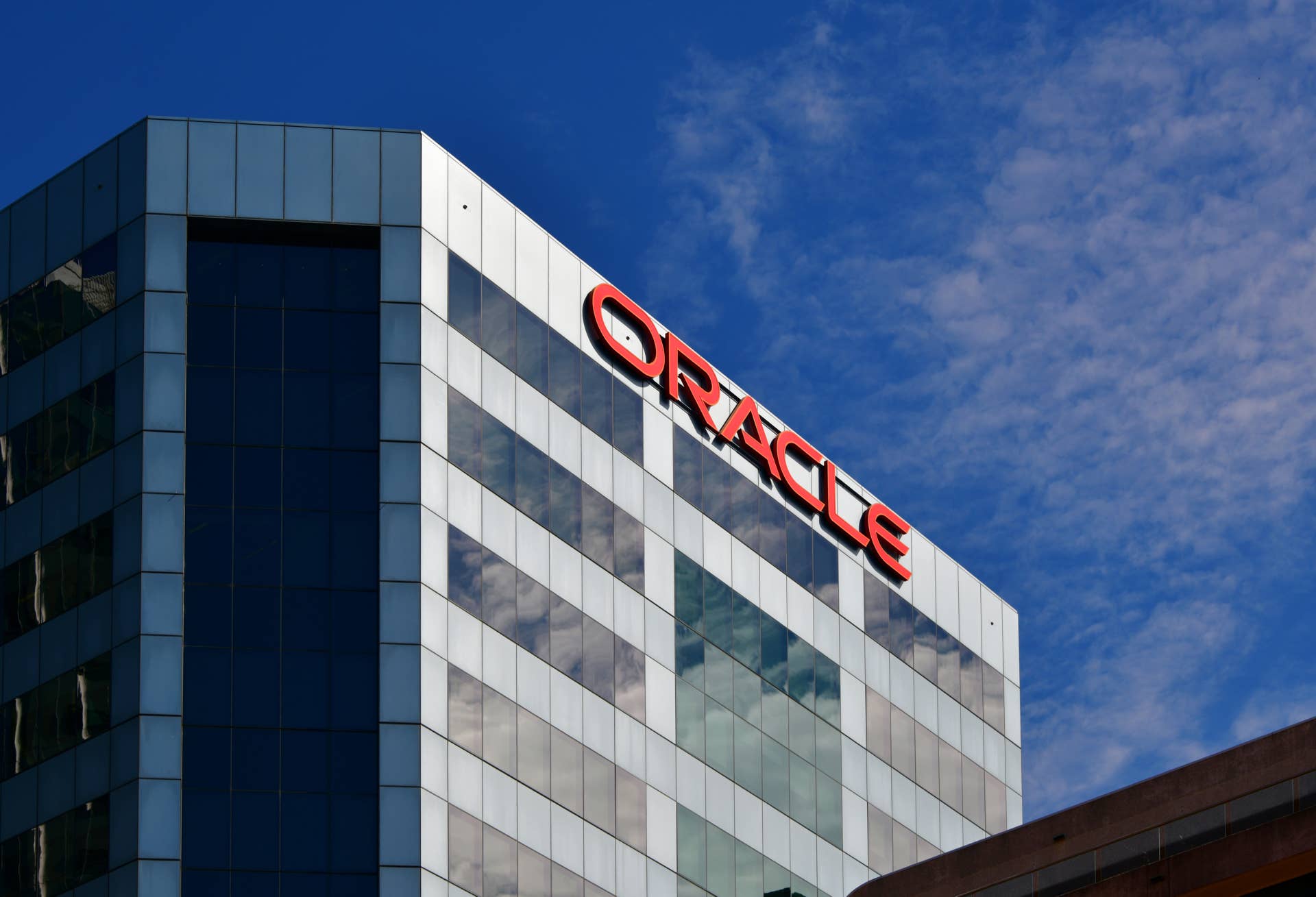 Larry Ellison makes $7.5 billion surprise call on Oracle stock - TheStreet
