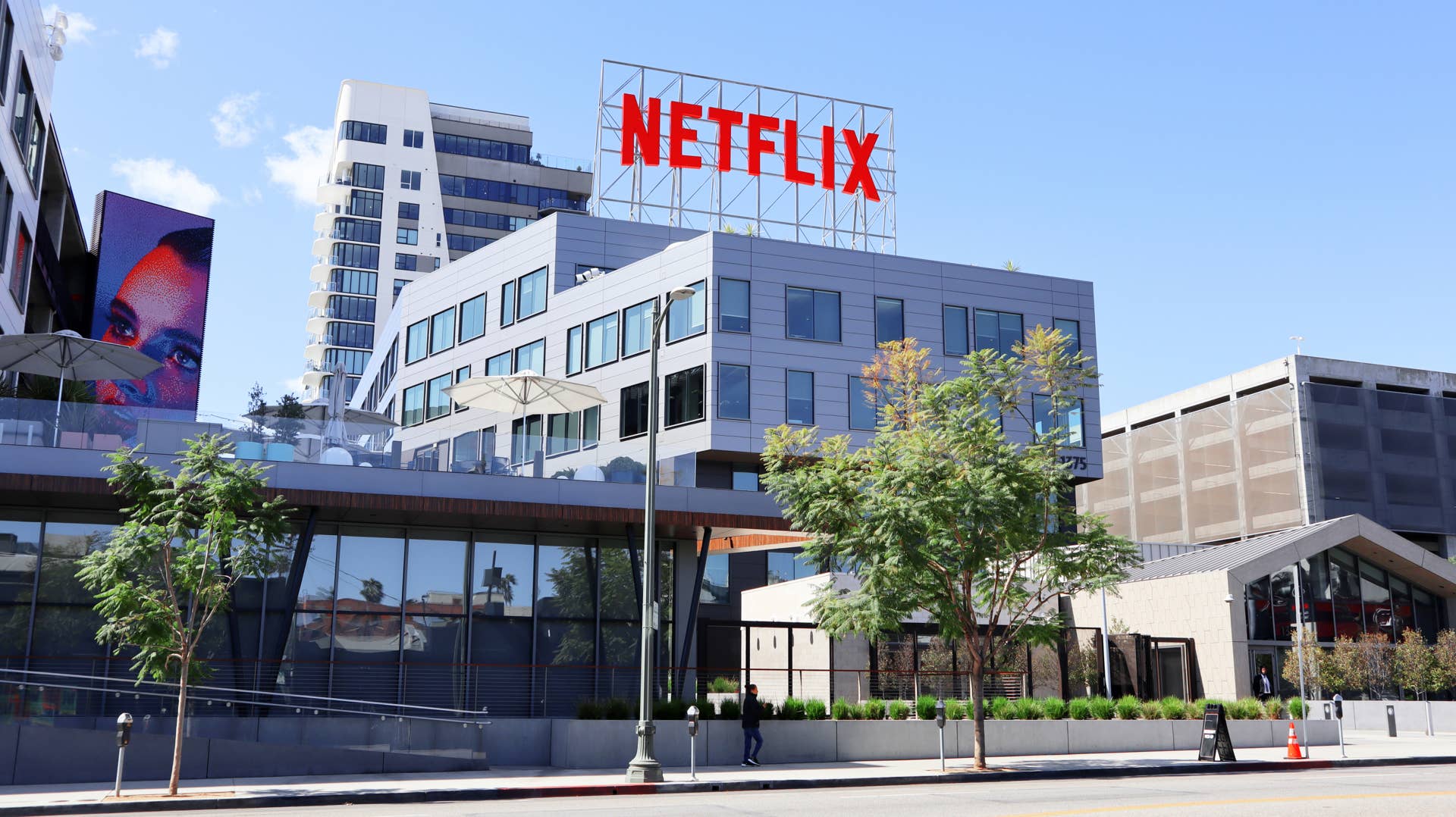 Netflix stock has a strange stock price target problem - TheStreet