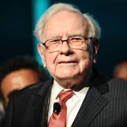Warren Buffett sends 7-word instruction to stock market investors