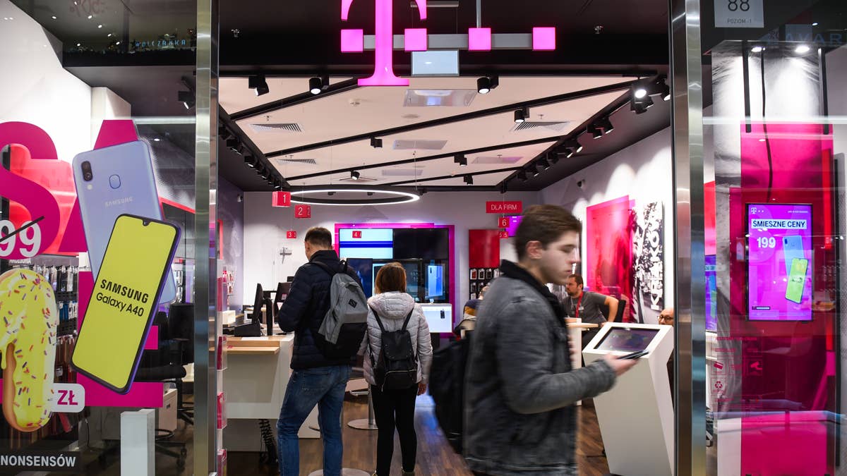 T-Mobile puts new limits on 2 wireless offers for customers
