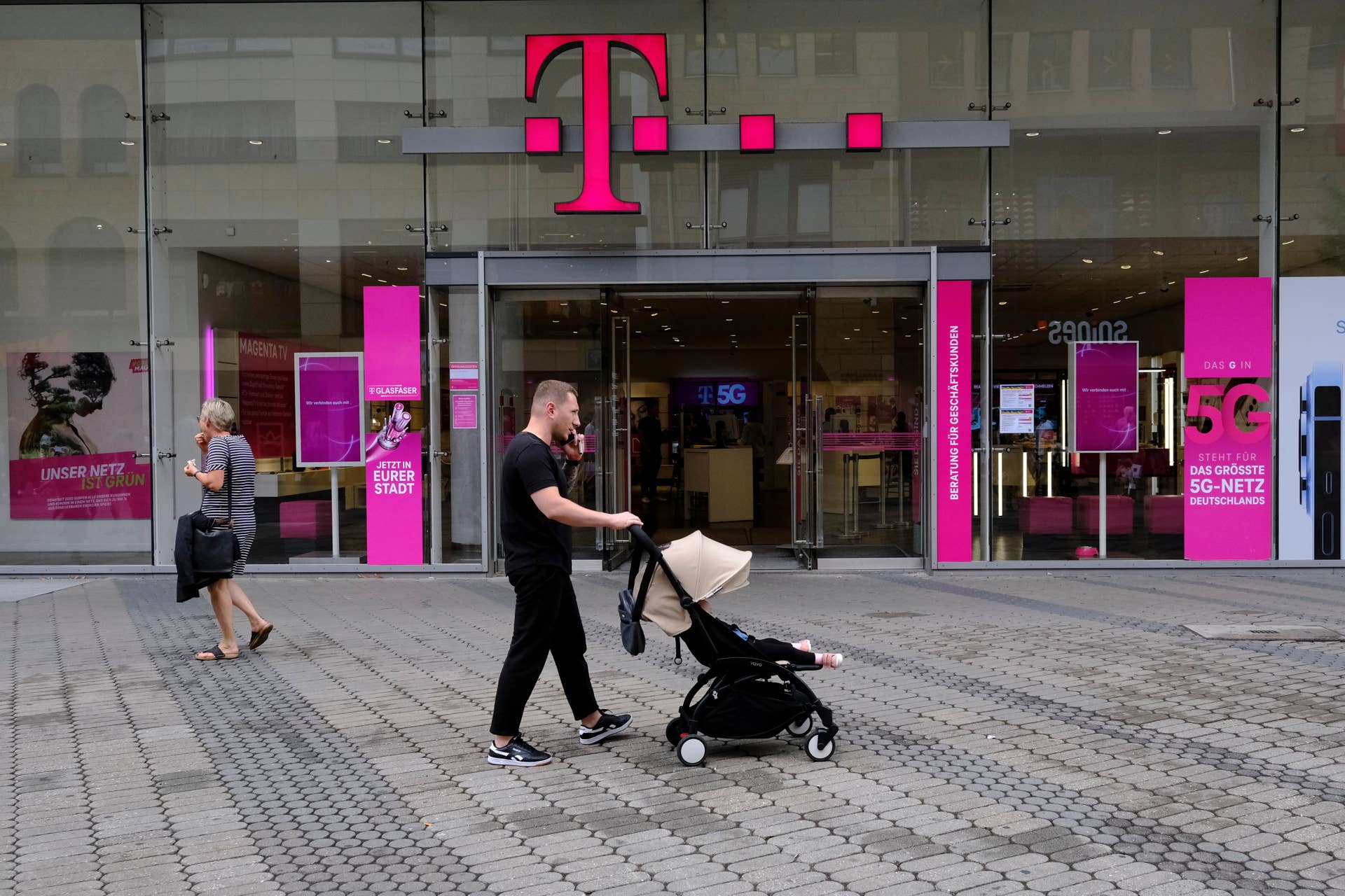 T-Mobile customers will soon lose a 35-year-old wireless service