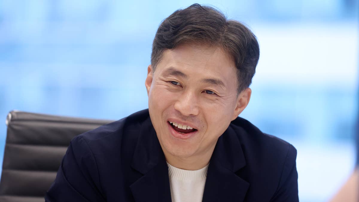 SK Hynix makes jaw-dropping gains in wild Nasdaq trading debut