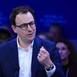 Anthropic just made a move that changes the AI investing story