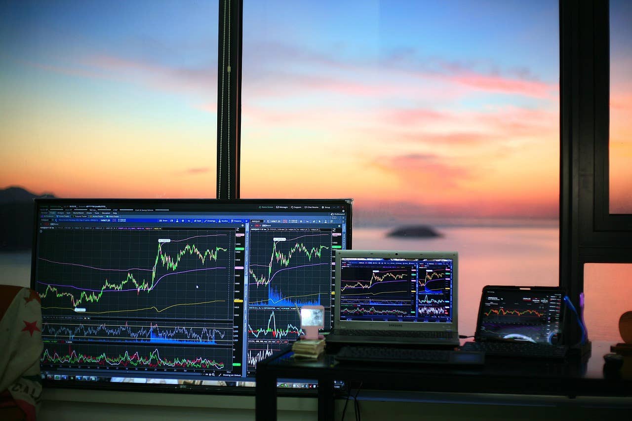 Louis Navellier reveals best tech, energy stocks to buy now