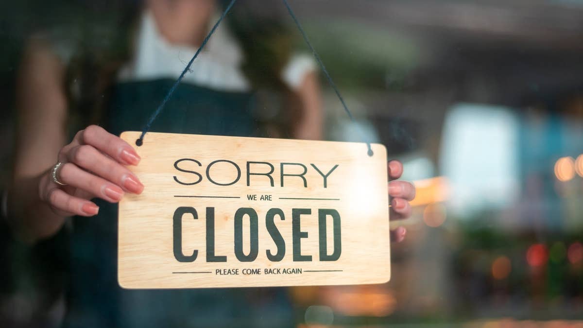 44-year-old mall steak chain closed over 275 locations - thestreet.com image