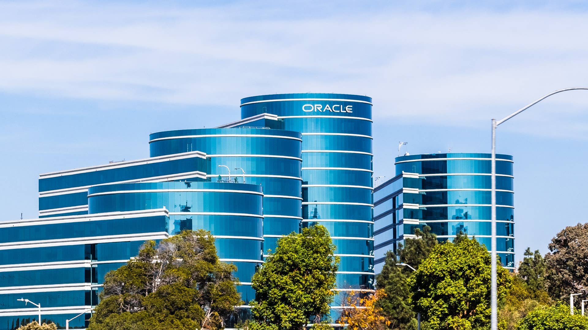 Oracles defense pivot lands its biggest government win yet