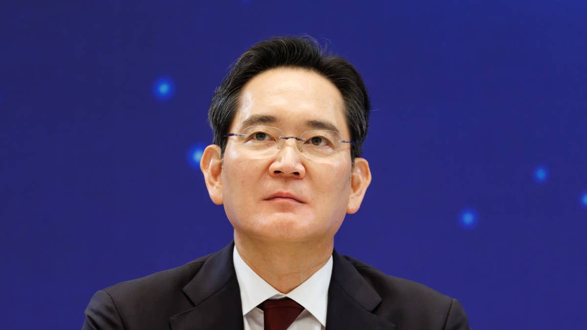Samsung Galaxy S27 leak hints at pricier retail bet - thestreet.com