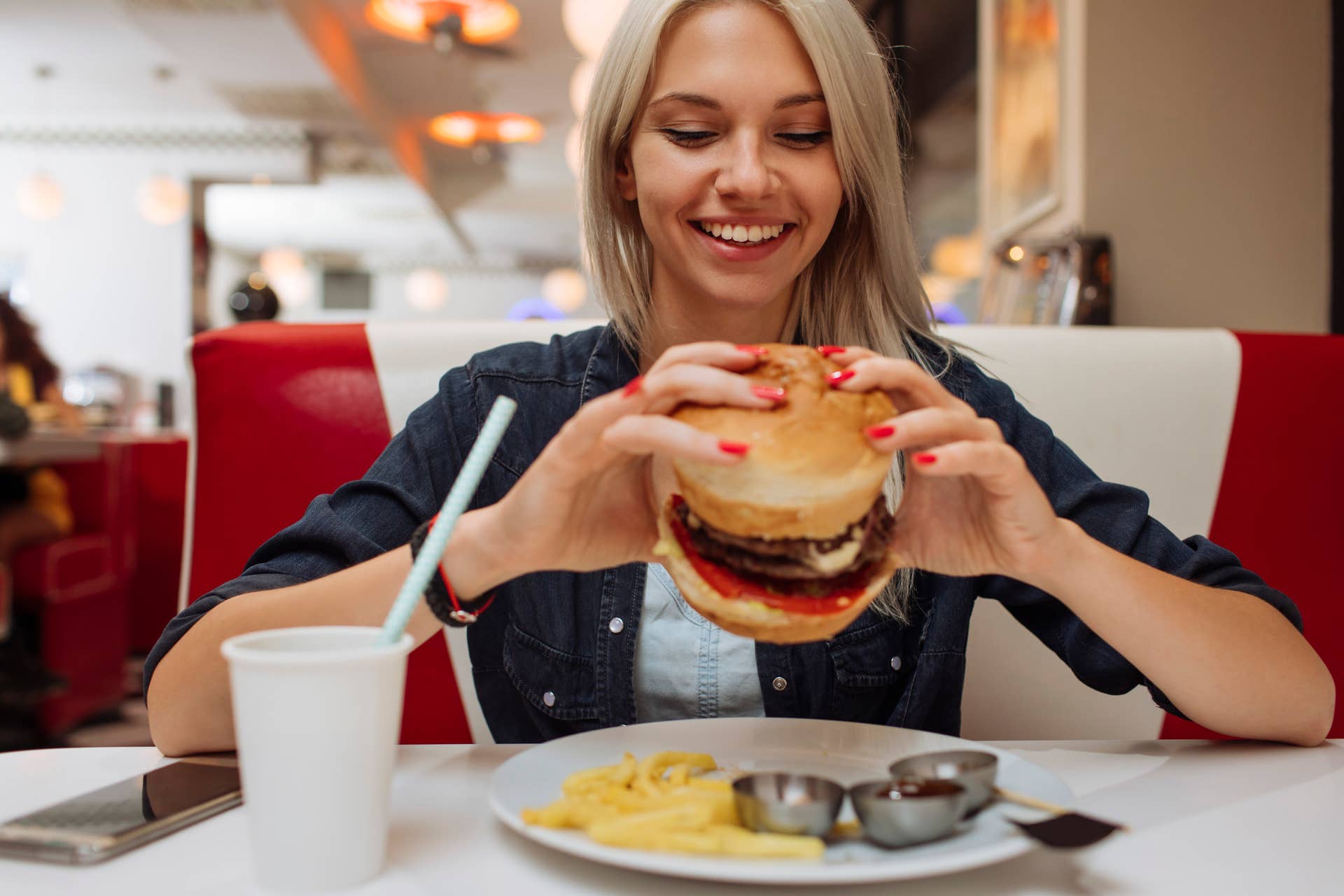 Major burger dining chain closes more locations