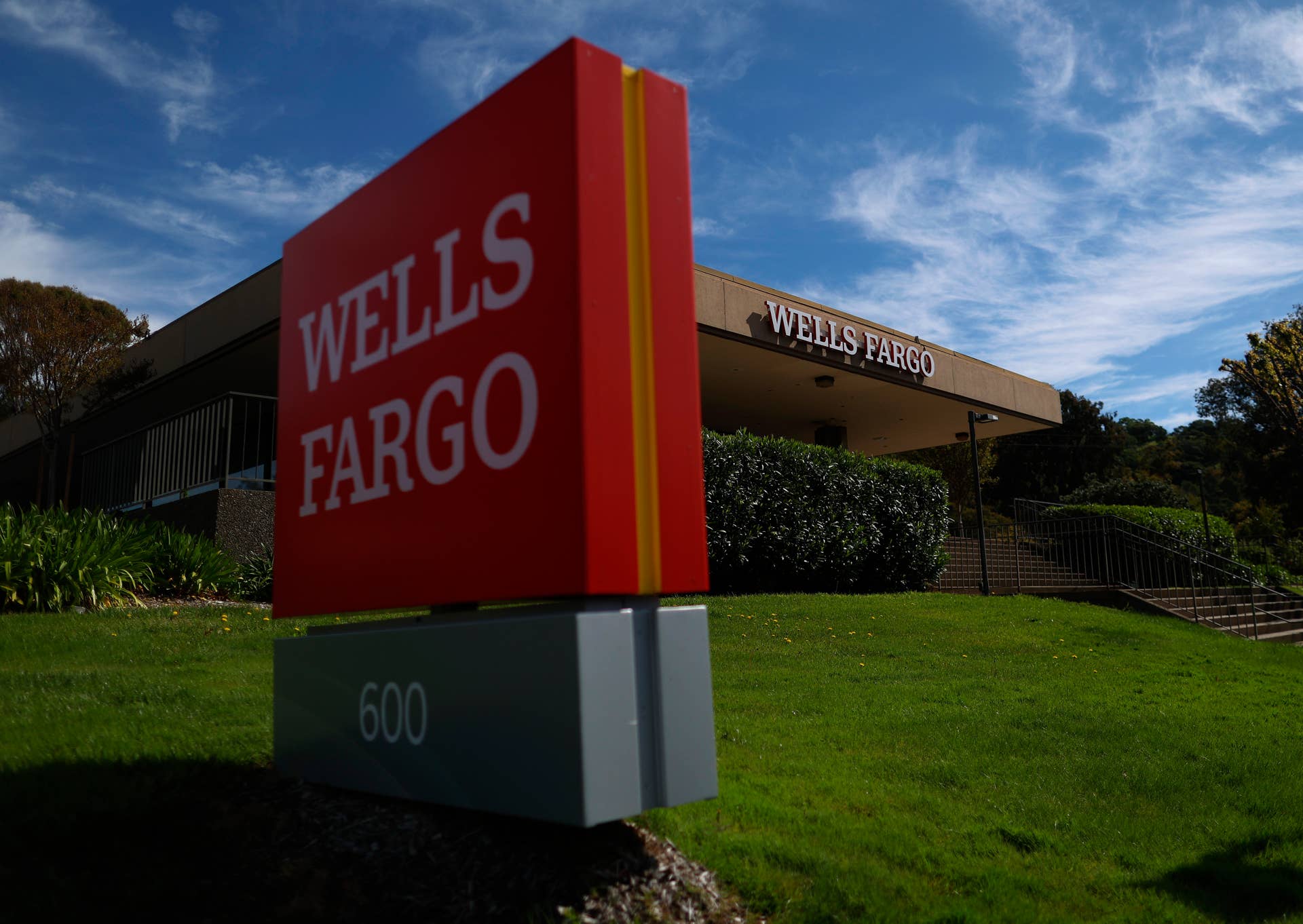 Computer Engineer Lab Amd Wells Fargo doubles down on AMD stock after Anthropic deal - TheStreet