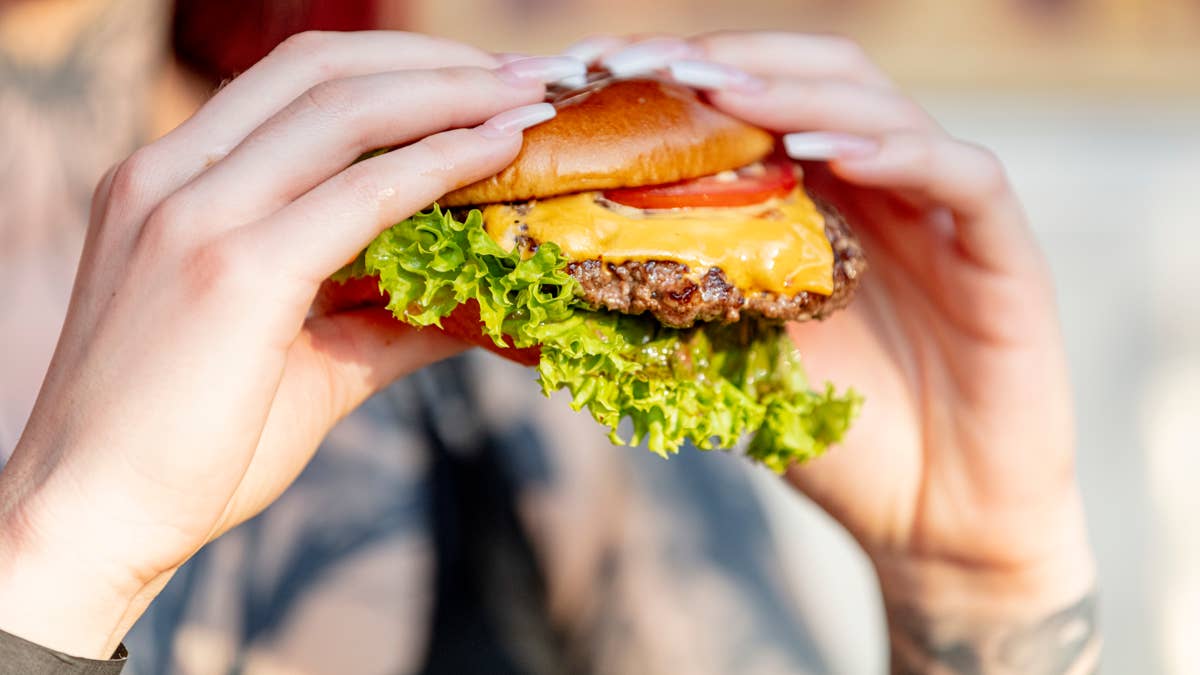 Wendy's Closes 28 Restaurants, Slashes Dividend