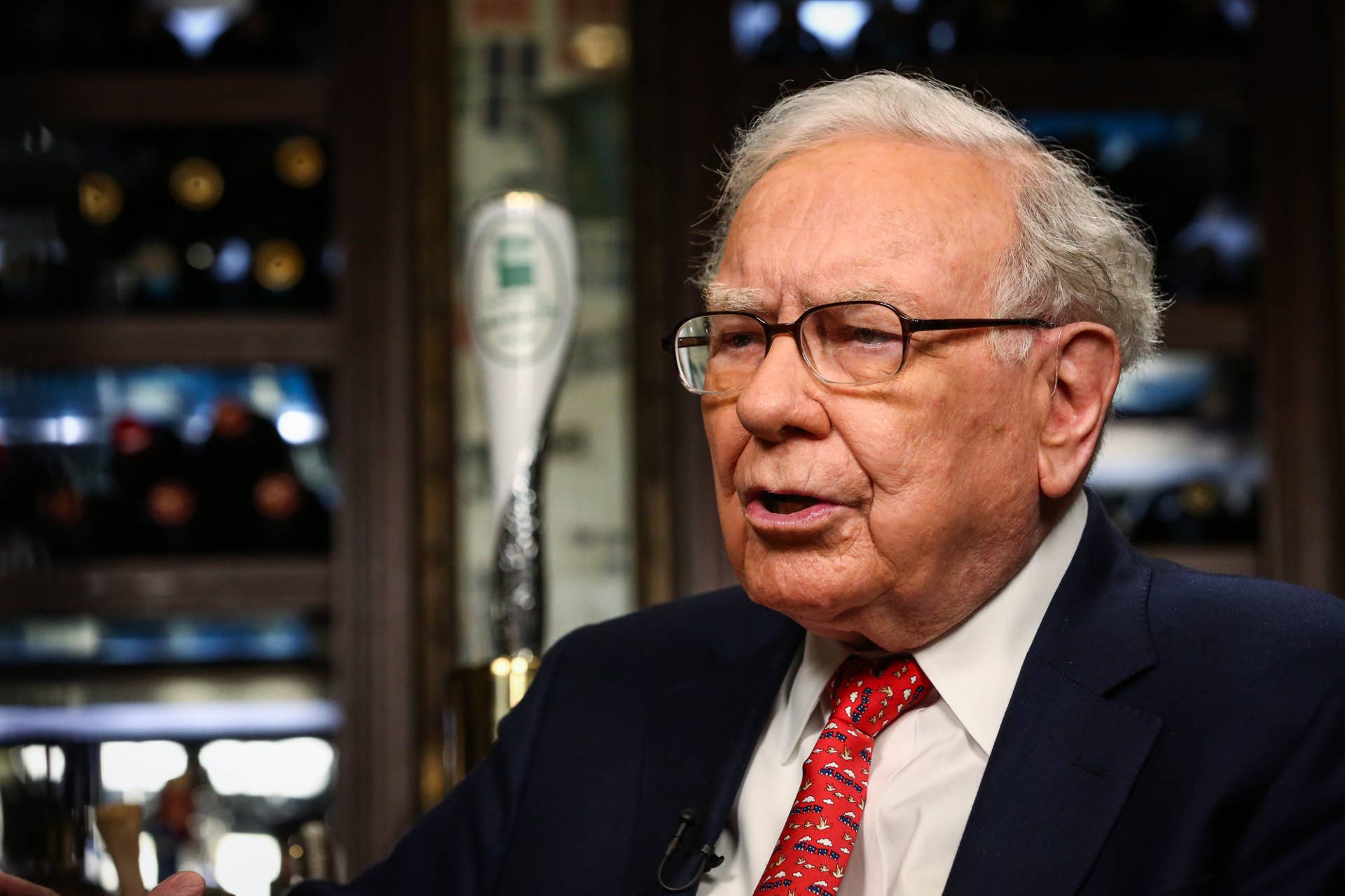 Warren Buffett keeps pointing at the same ETF for a reason