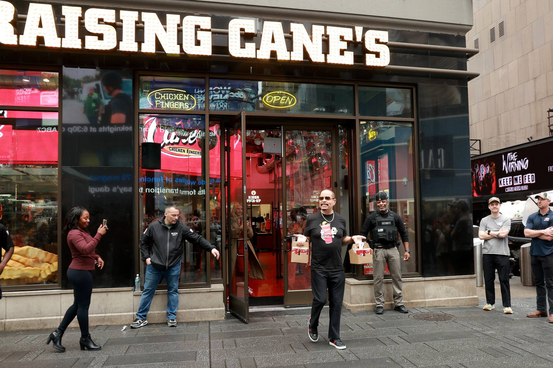 Cult-favorite restaurant announces big new update for customers - TheStreet