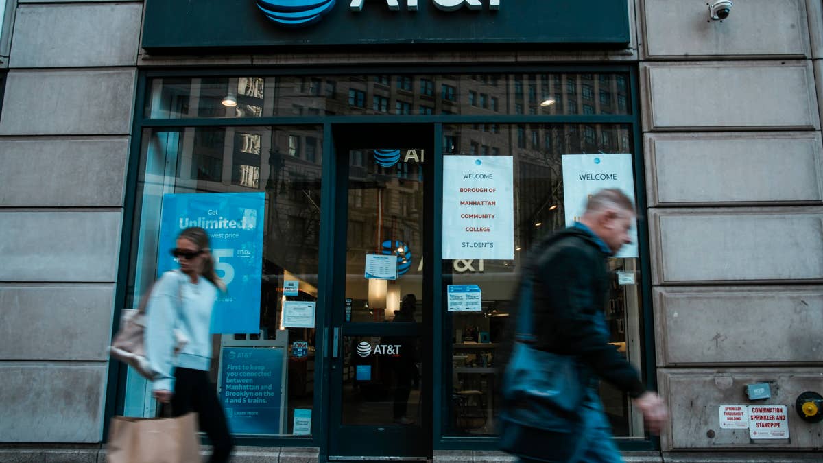 How much to invest in AT&T stock for $1,000 in annual dividends