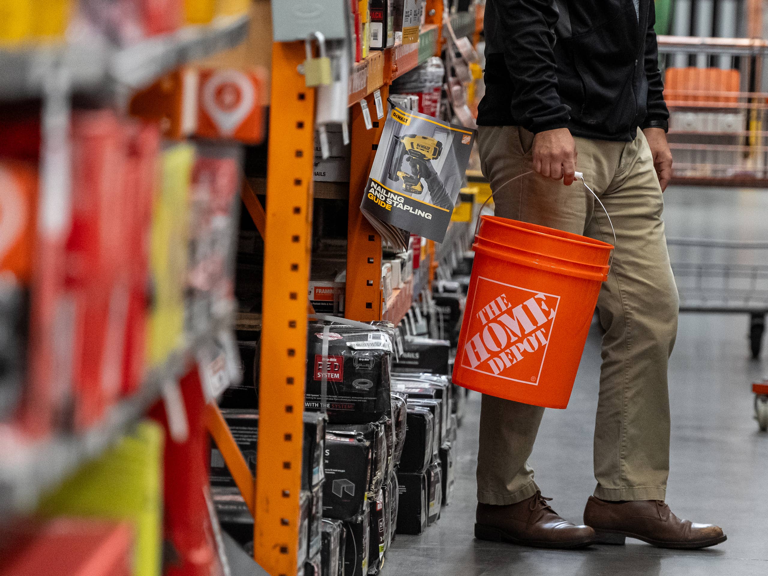 Home Depot struggles to solve a growing customer problem - TheStreet