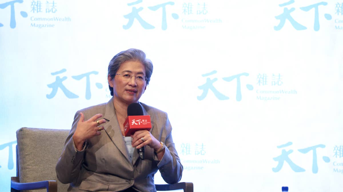 5-star analyst resets AMD stock price target