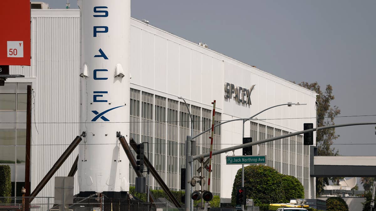 SpaceX set to challenge Verizon, AT&T and T-Mobile with new plans
