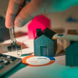 HELOC vs. home equity loan: Which is better for your situation?