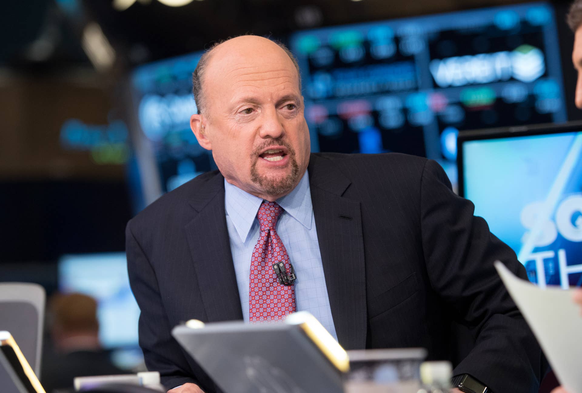 Jim Cramer tells investors exactly what to do with 1 popular stock
