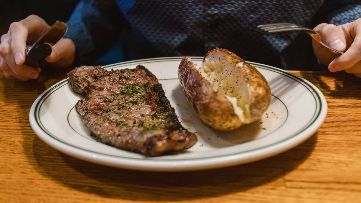 Popular restaurant company continues closing locations
