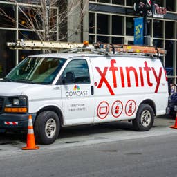 Comcast adds new service to internet plans as customers leave