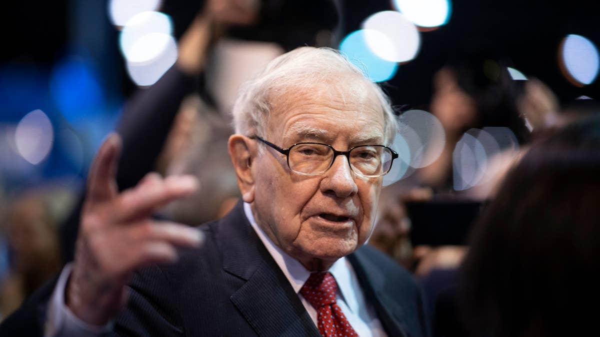 Warren Buffett sends investors 10-word stock market warning