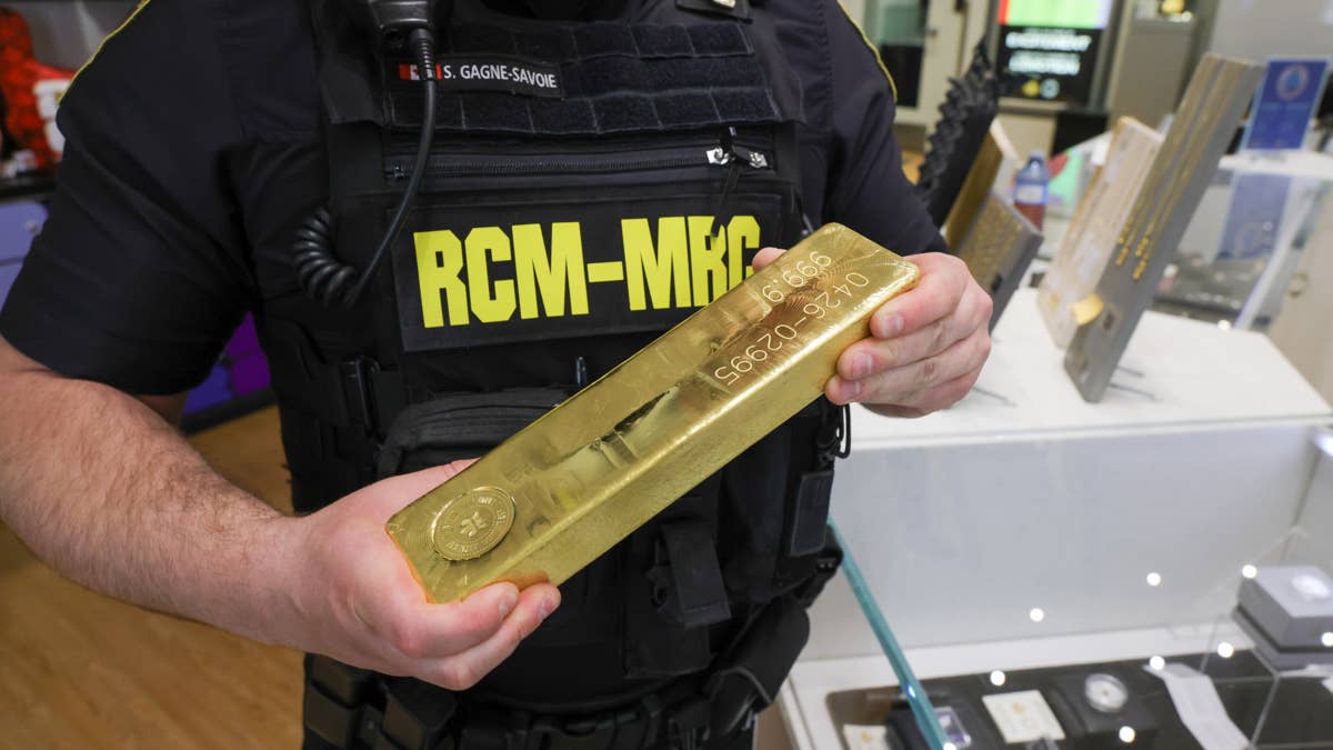 Gold, silver rally off ugly crash, but investors remain on edge