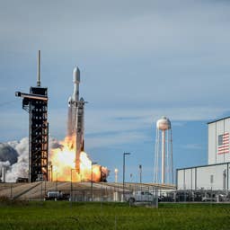 Top analyst sees trouble looming for SpaceX stock