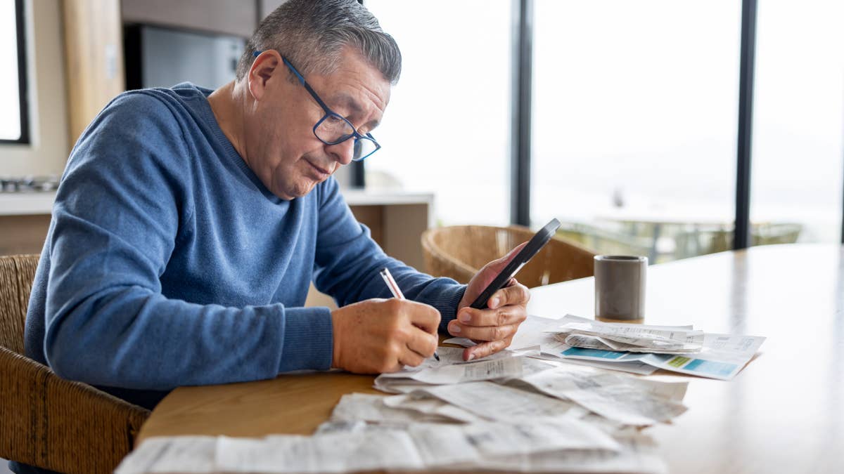 Fidelity maps out a retirement paycheck step for steady income
