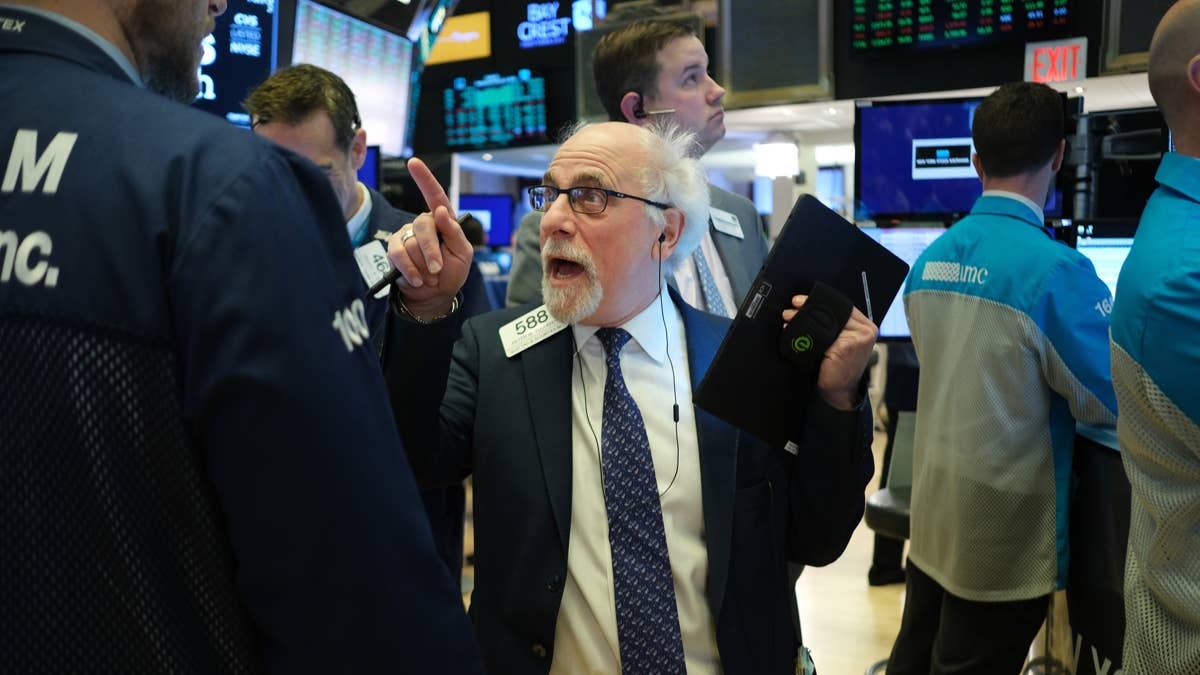 43-year veteran Wall Street analyst sounds alarm on stocks after rare signal flashes