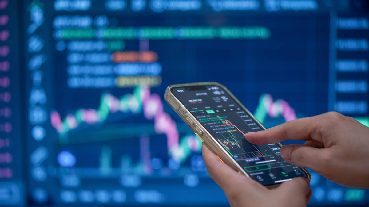 Louis Navellier is buying 3 headline-making stocks, including Google