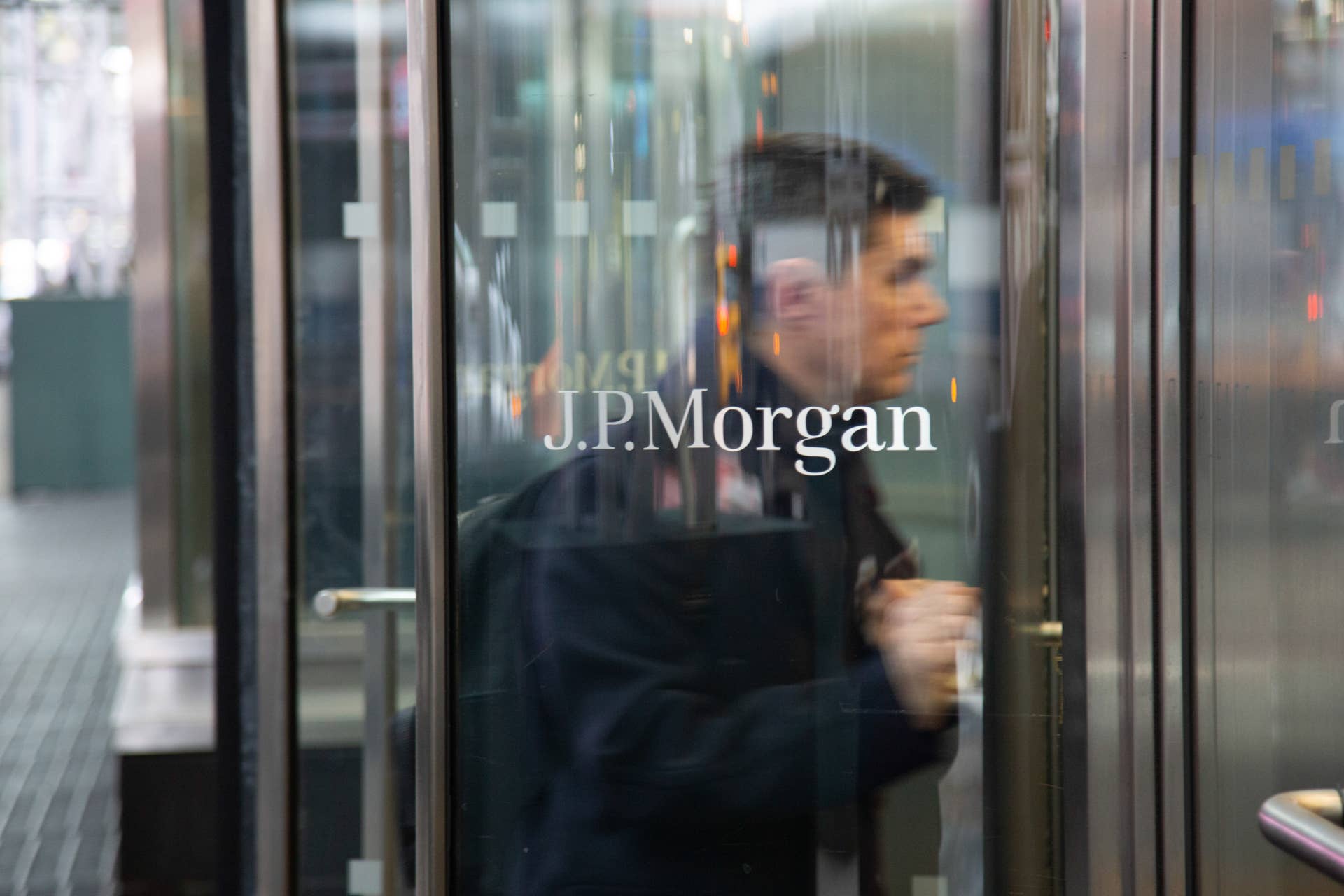 J.P. Morgan nears $1 trillion, but your gains hinge on 1 office