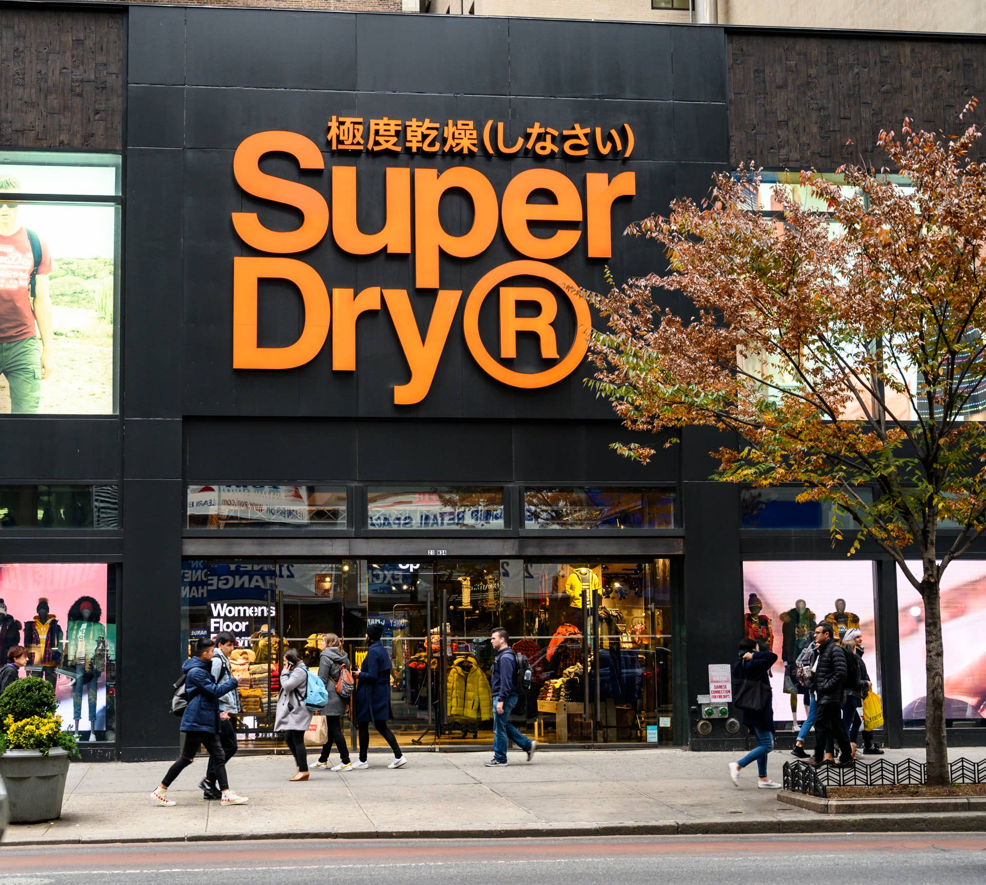 Store Fin Clothing retailer closes nearly all stores, leaving just 4 - TheStreet