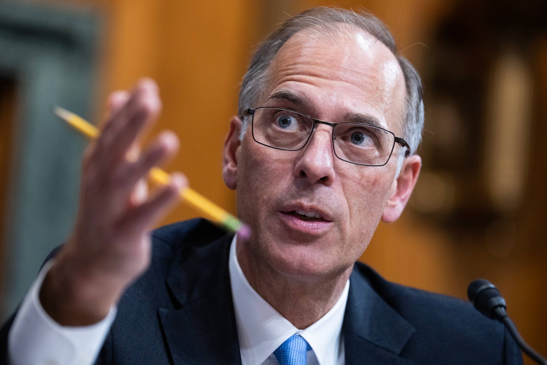 Moodys gives surprising answer on AI and U.S. debt