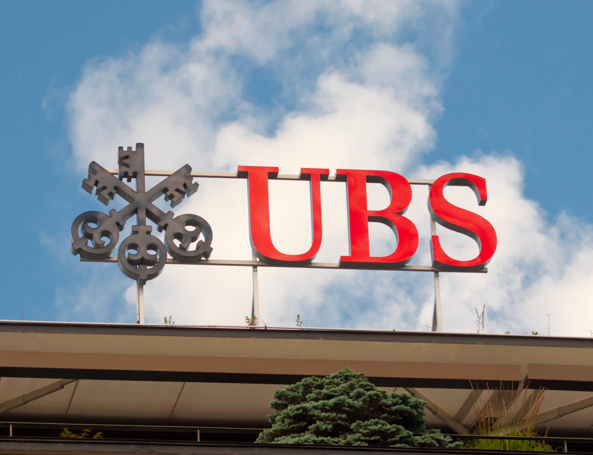 UBS sends investors strong message about the economy