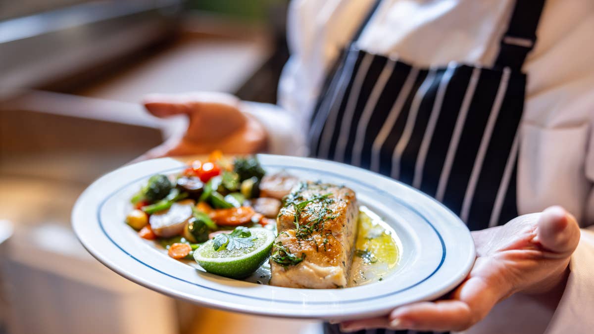 Prominent seafood chain continues closing restaurants after bankruptcy