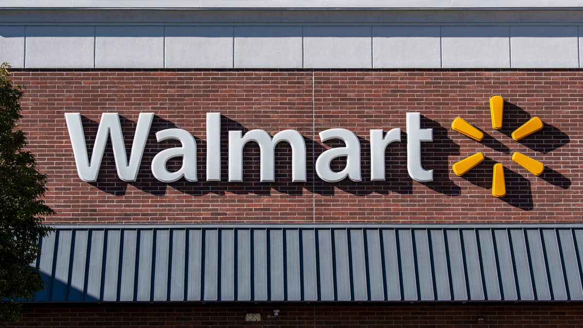 Walmart’s $27 12-pack of solar pathway lights glow brightly for 8+ hours