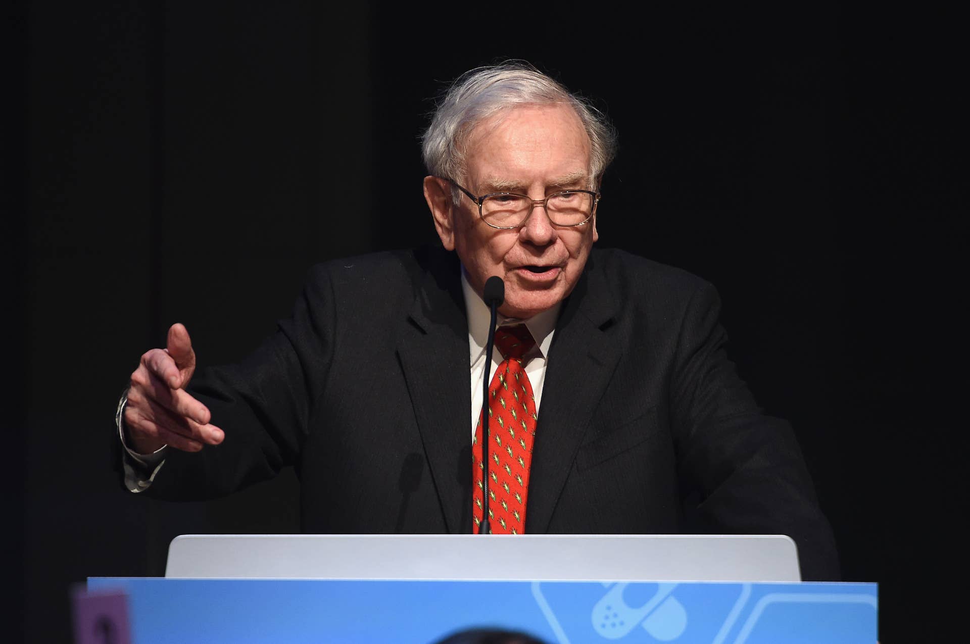 Longtime fund manager sends blunt message on P/E ratios - TheStreet